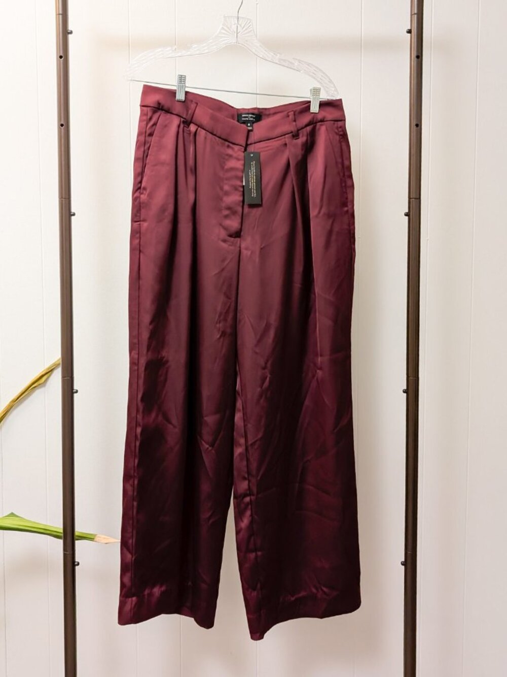Banana Republic Pleated Wide Leg Satin Pants Burgundy Size 8 NWT